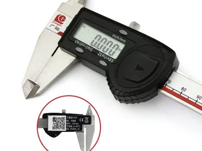 High-precision digital caliper